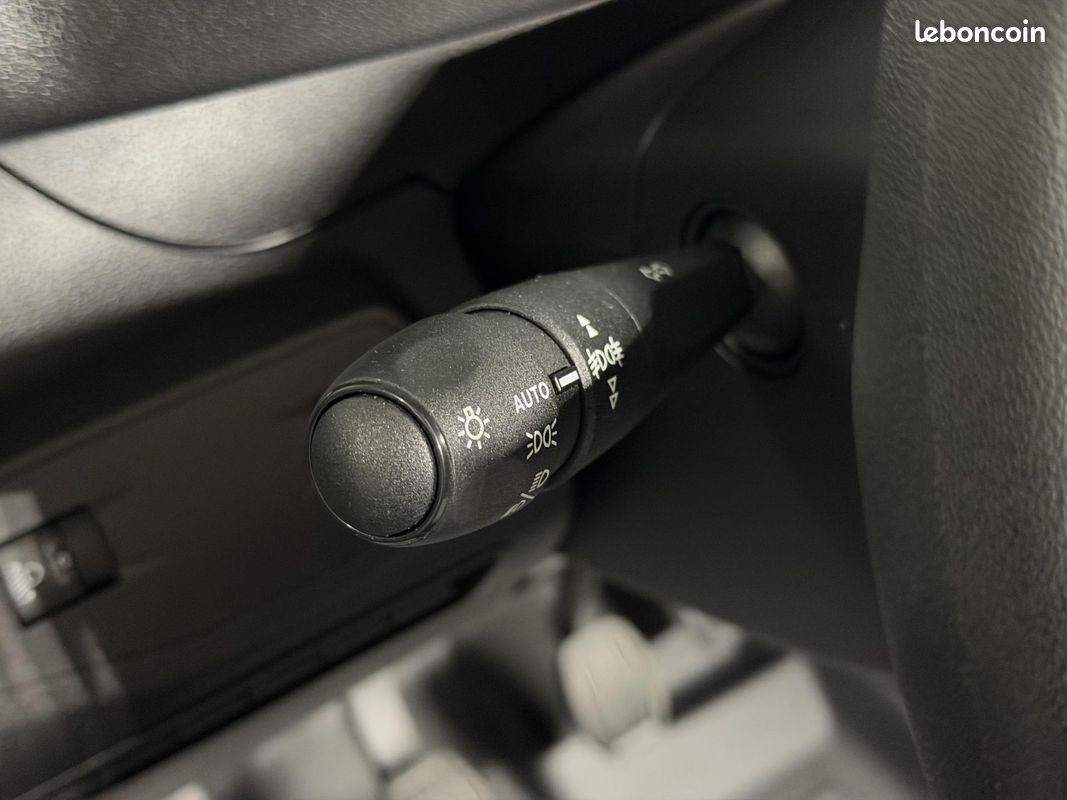 PEUGEOT PARTNER M 650KG 1.5 BlueHDi 130 Pack Premium Connect (image 41)