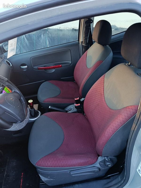 Citroen C2 1.1l essence année 2009 4cv 132109kms ct ok 3790 (image 3)