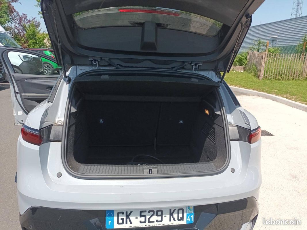 RENAULT Megane E-Tech EV60 220 ch super charge Techno (image 16)