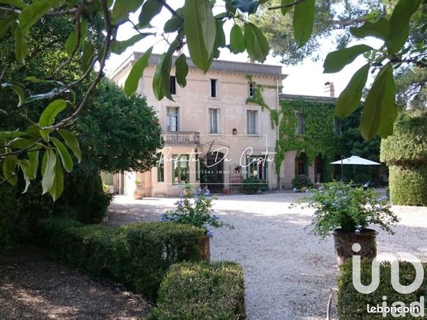 Chateau 25 pièces 548 m²