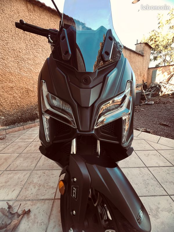 VOGE SR1 Comme neuf (image 1)