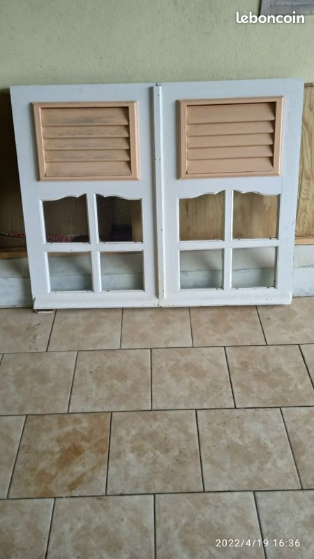Portes et fenêtres en bon états 2 paires de portes 6 paires de fenêtres et 2 contre vent (image 3)