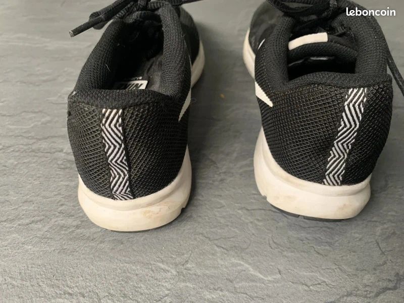 Chaussures baskets nike garçon p 35.5 et chaussons neufs (image 6)