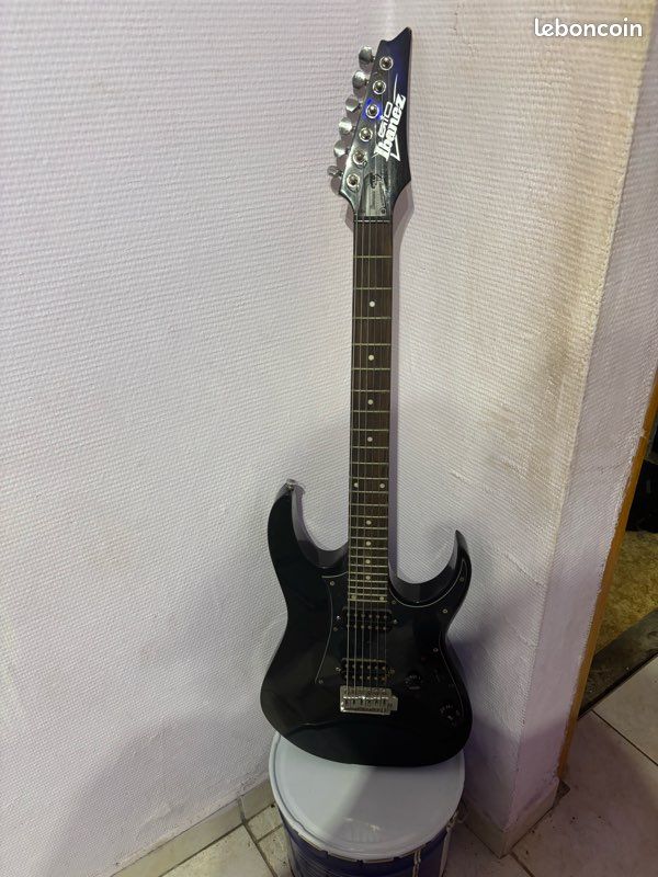 đž ibanez gio gs221 â black flat â 24 frettes â 2 humbuckers đž (image 1)