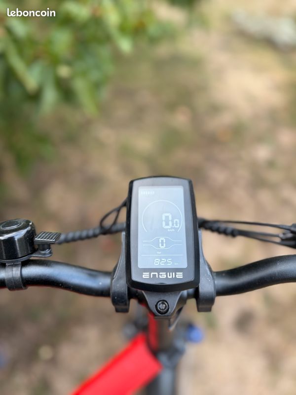 Vélo électrique Engwe Engine X avec seulement 80 km Vélos