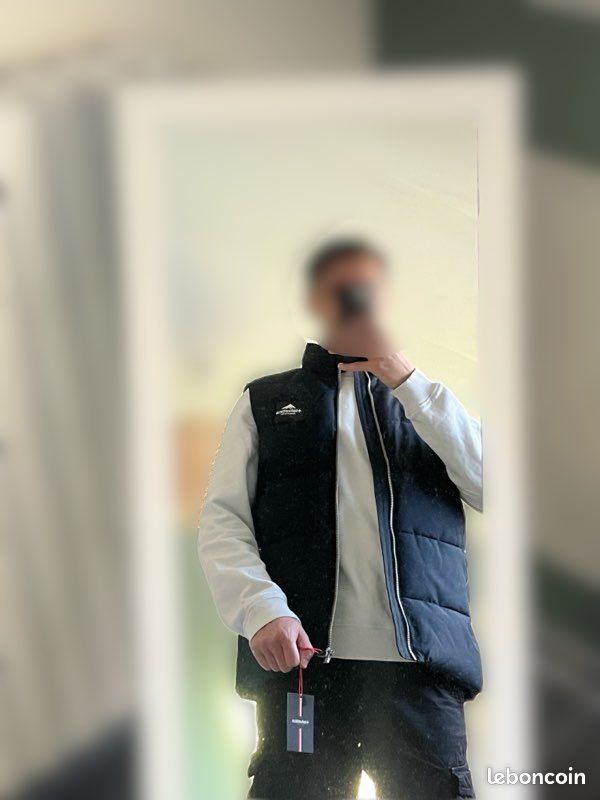 Veste sans manches Helvetica Blaiche couleur ‘naivy’ (image 1)