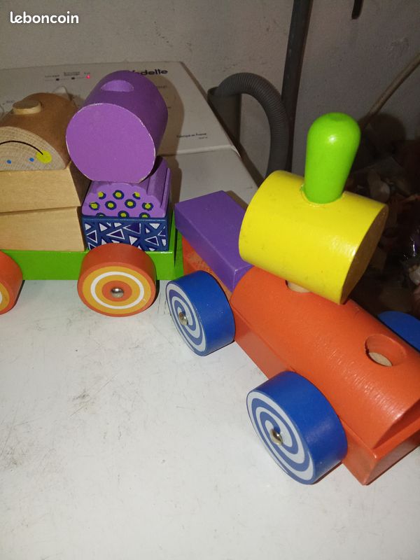 Vend 2 petit train en bois avec wagon (image 8)