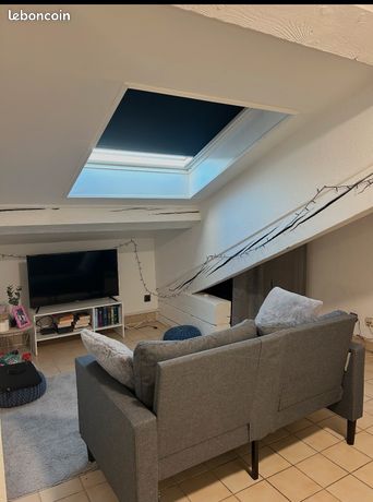 Appartement 5 eme étage sans ascenseur non meublé — 3