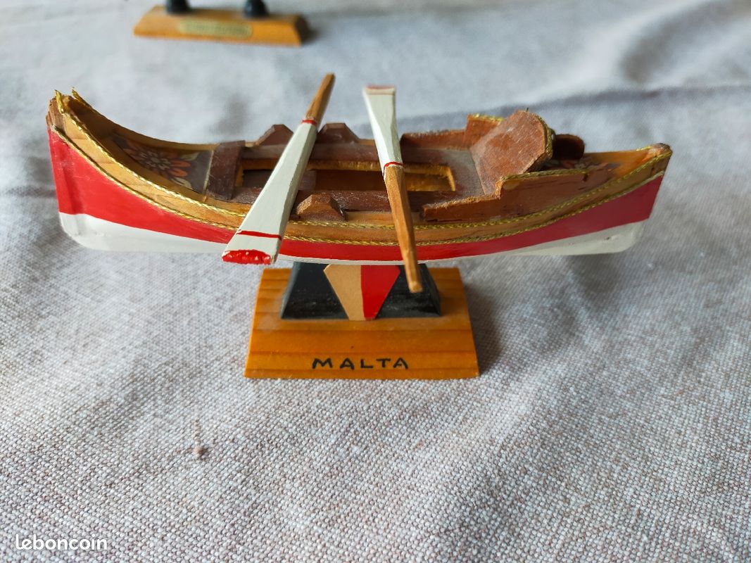 Maquette de bateau miniature (image 1)