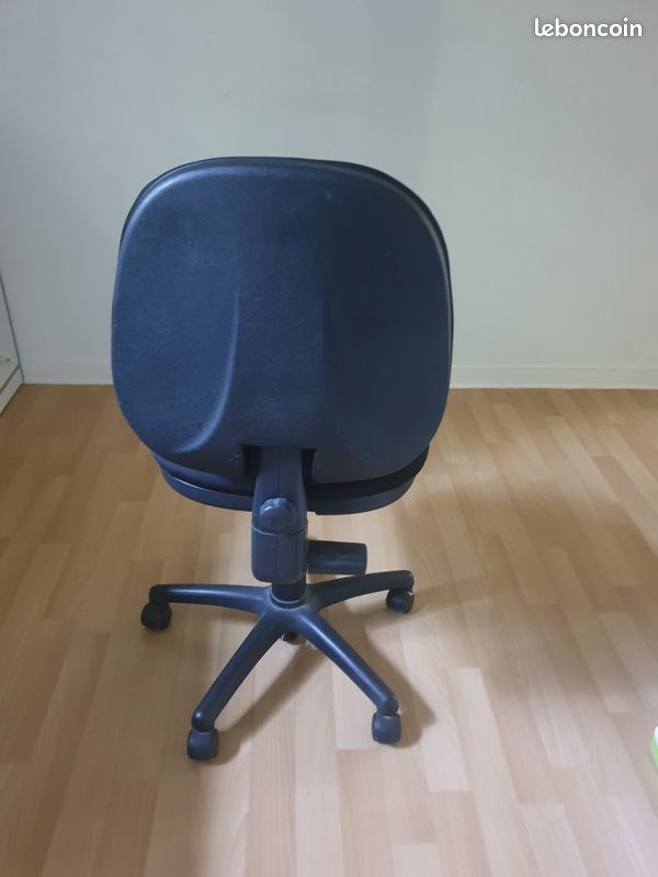 Chaise de bureau (image 1)