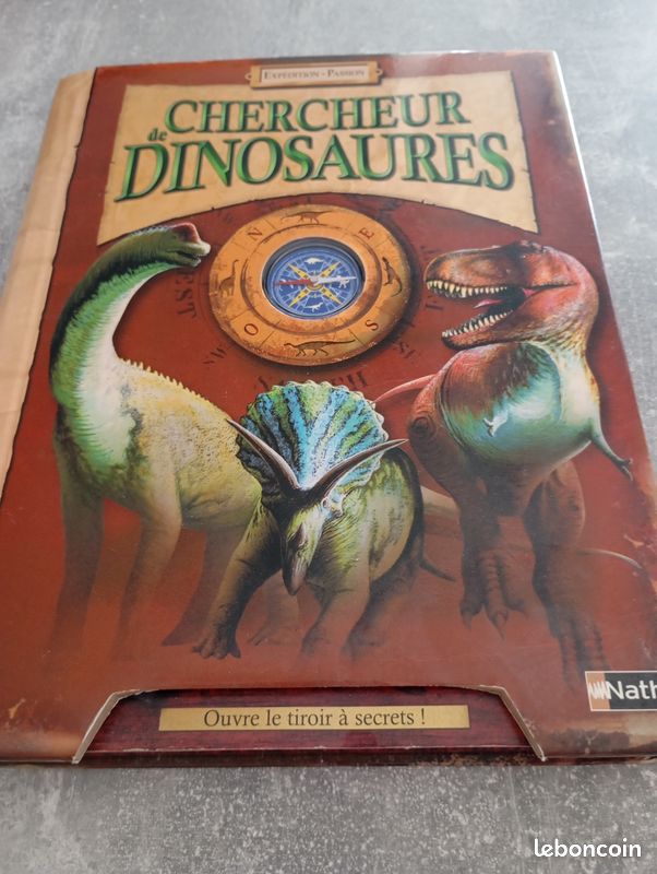 Livre dinosaure (image 1)