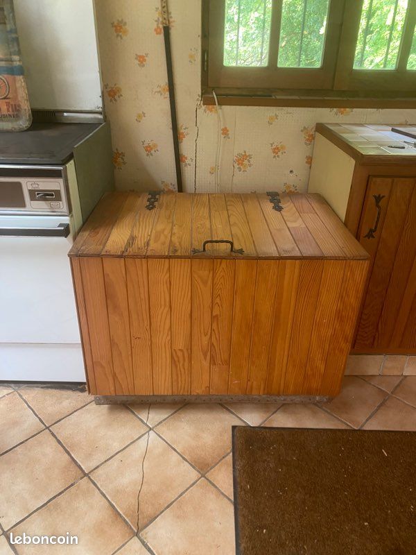 Coffre de rangement ancien (image 1)
