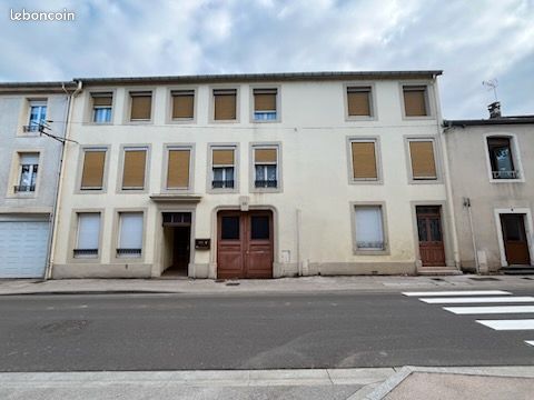Local commercial 22 pièces 560 m² · à Bourbonne-les-Bains · 560 m² · 350 000 €