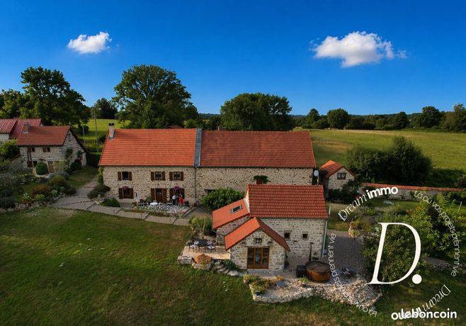 Propriété 10 pièces 169 m²