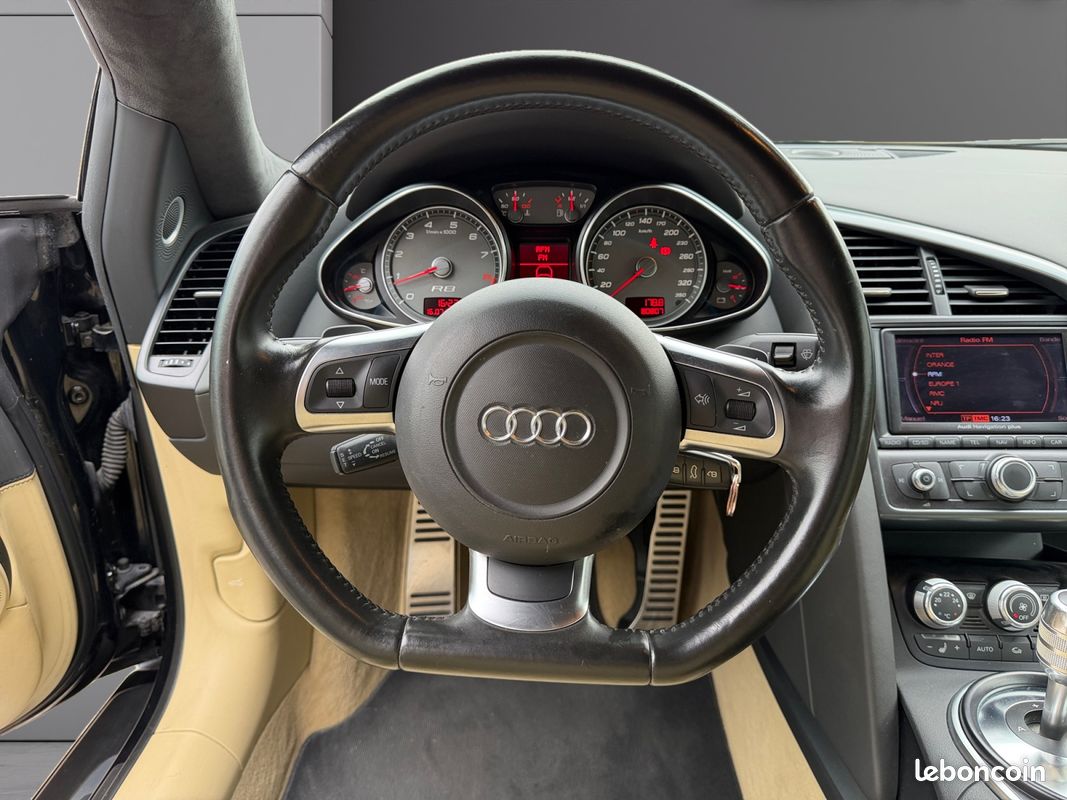 AUDI R8 V8 4.2 FSI QUATTRO 420 R-TRONIC 420Ch - Bang Olufsen - Sièges éléctrique/chauffants - Magnetic Ride - Caméra de Recul - GARANTIE 12 MOIS (image 11)