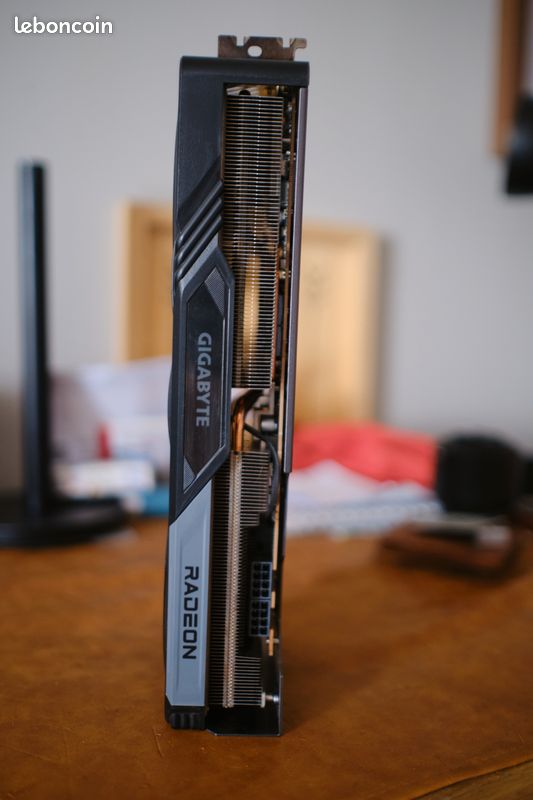 AMD Radeon RX 7800 XT (image 3)