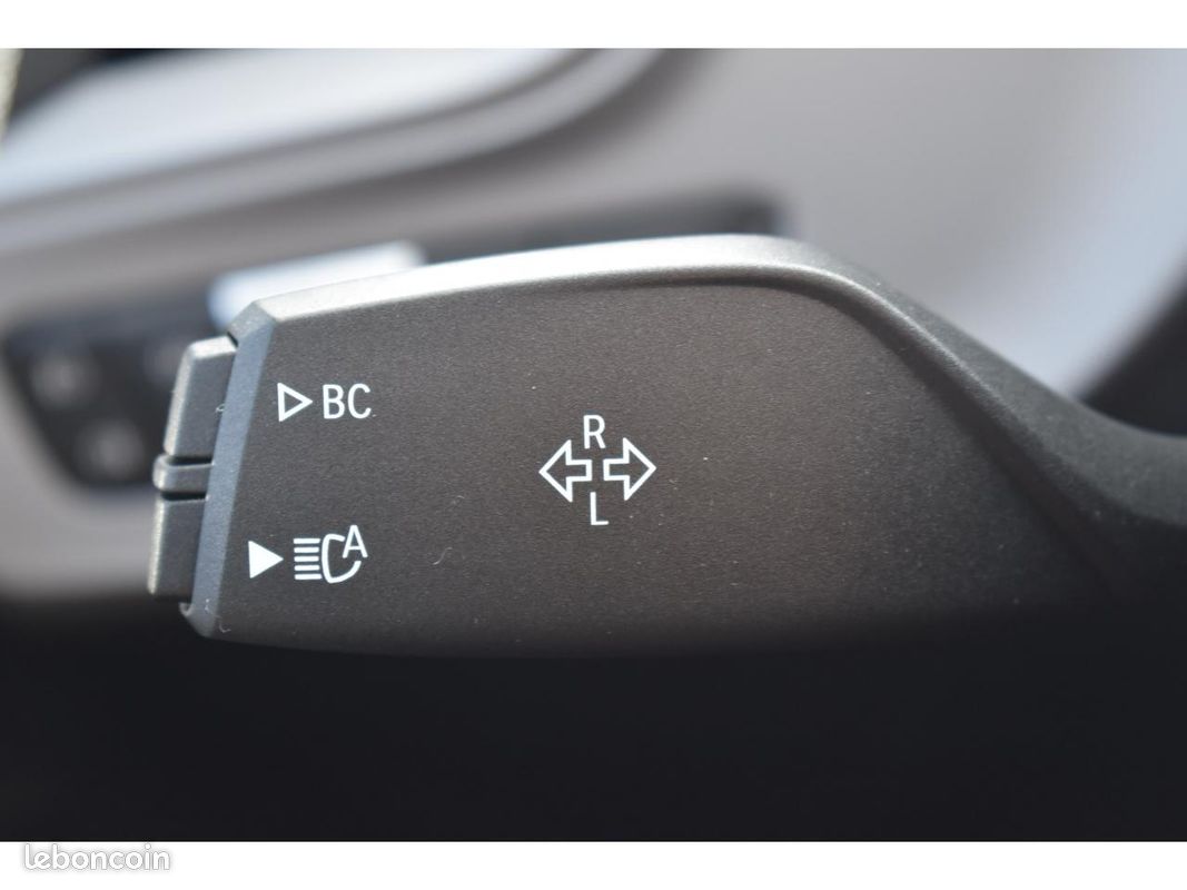 BMW SERIE 1 118i 136 ch DKG7 F40 (image 24)