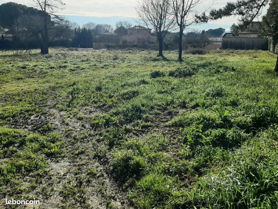 Terrain 340 m² Jonquieres Saint Vincent · à Jonquières-Saint-Vincent · 119 000 €