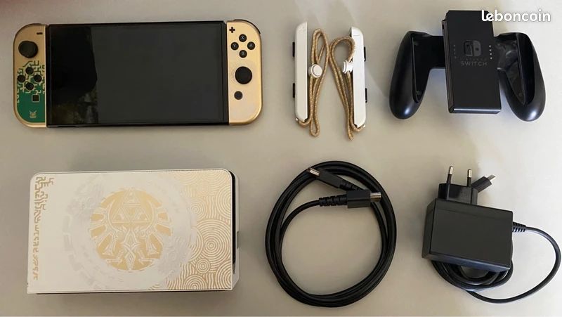 Nintendo Switch Oled édition Zelda + Pack complet - Consoles