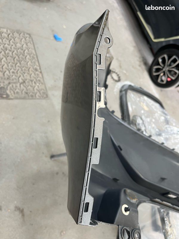 Titre : Pare-chocs arrière d'origine Renault Clio 5 (Gris) (image 3)
