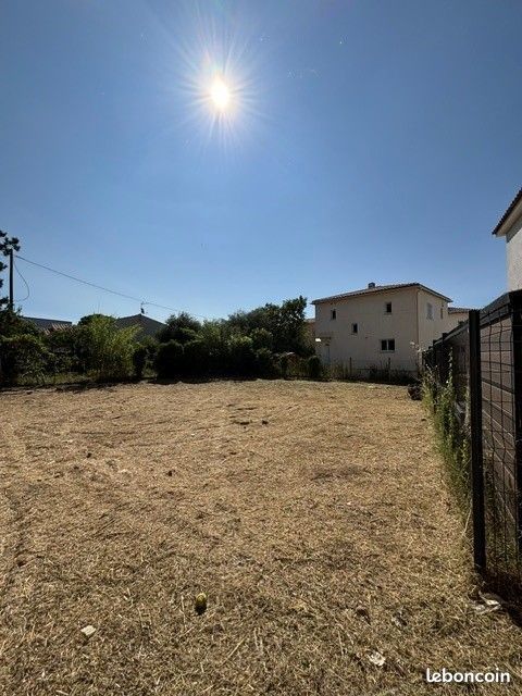 Terrain à bâtir de 424 m² à PELISSANNE (13) · à Pélissanne · 180 000 €
