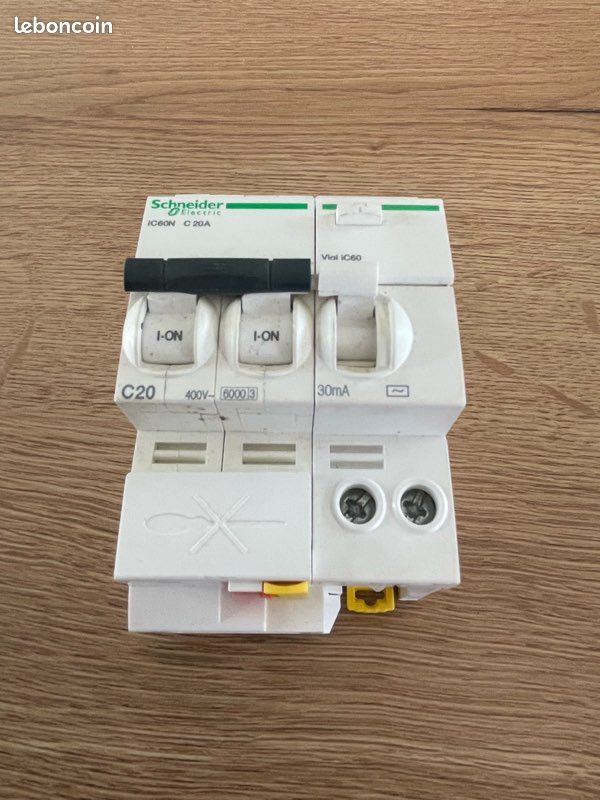 Disjoncteur Différentiel Schneider 20A 30mA 400V Tétrapolaire – Neuf Jamais Monté, Pour Rail DIN
