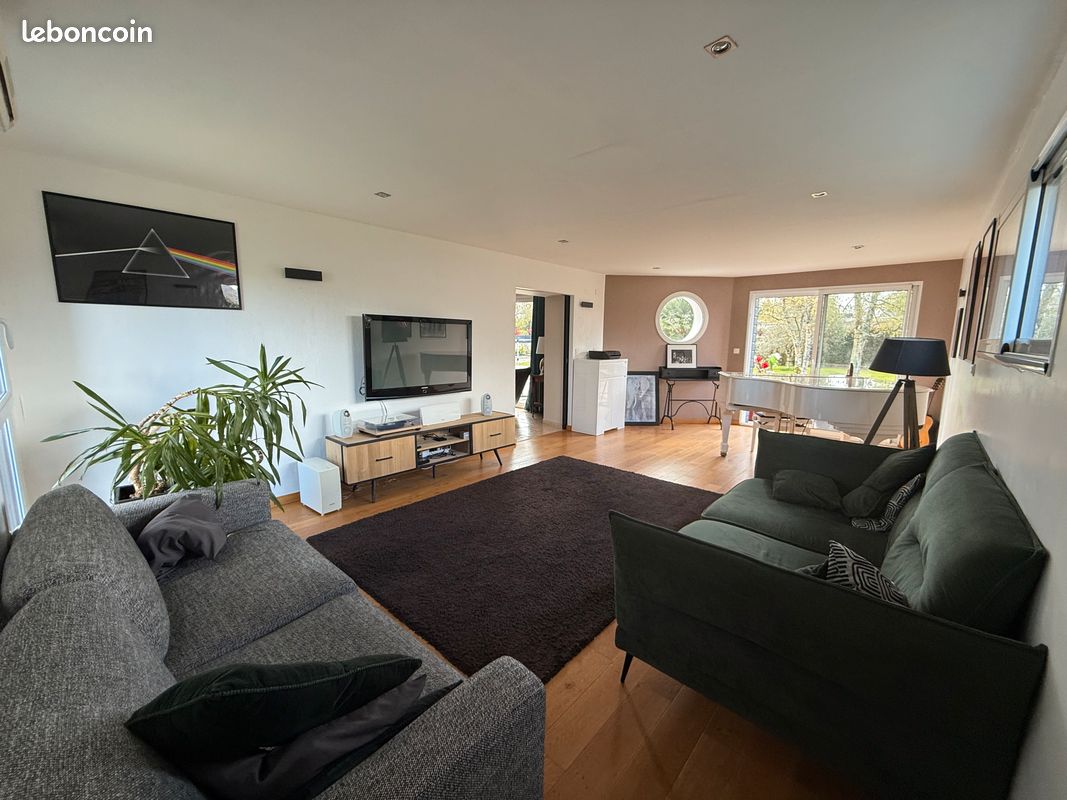 Maison 7 pièces 151 m² · à Meucon · 151 m² · 469 000 €