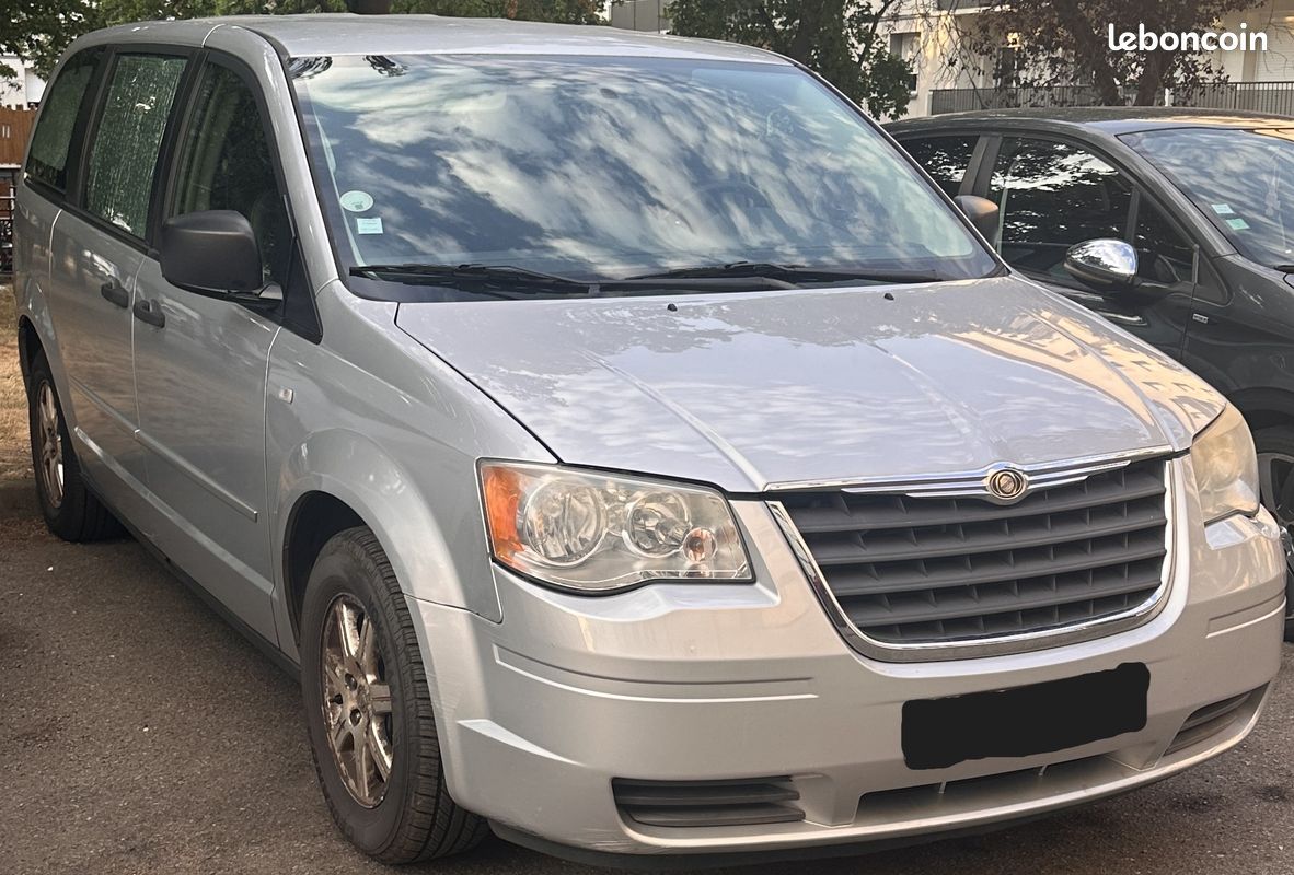 Vend Chrysler grand voyageur 2.8 (image 1)
