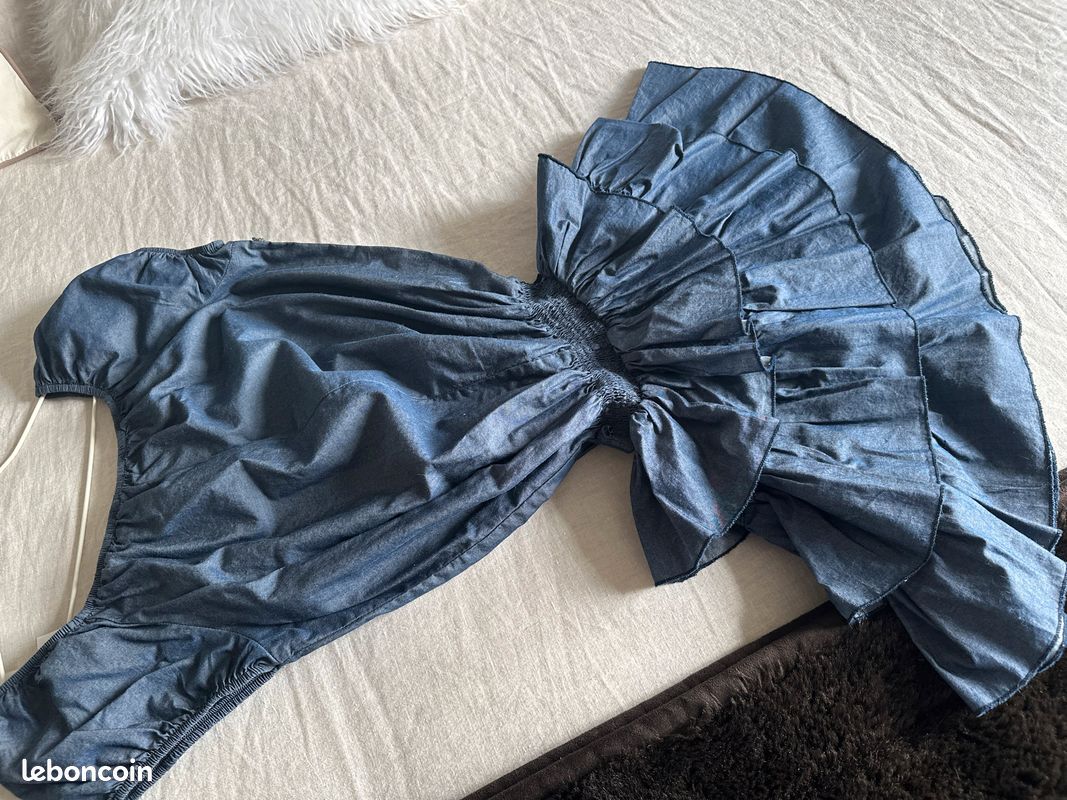 Robe courte à volants neuve avec étiquette taille M (image 3)