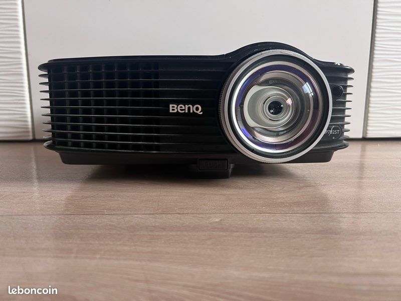 Vidéo projecteur Benq MP782ST (image 1)
