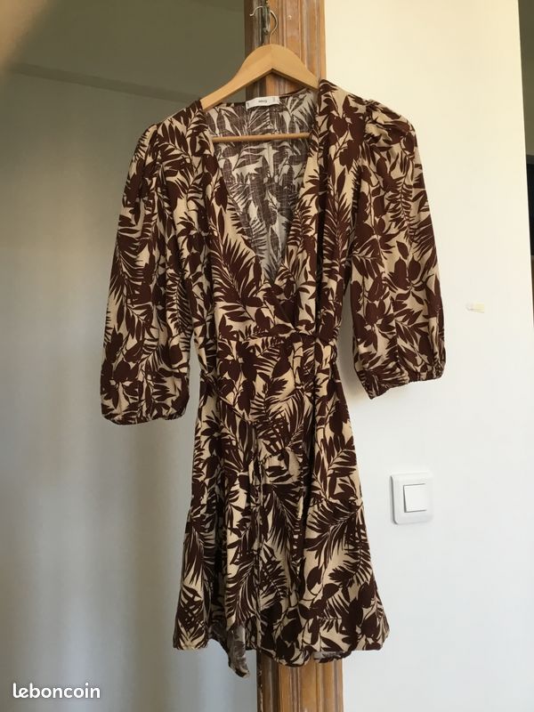 Robe cache coeur très belle matière bien coupée (image 1)