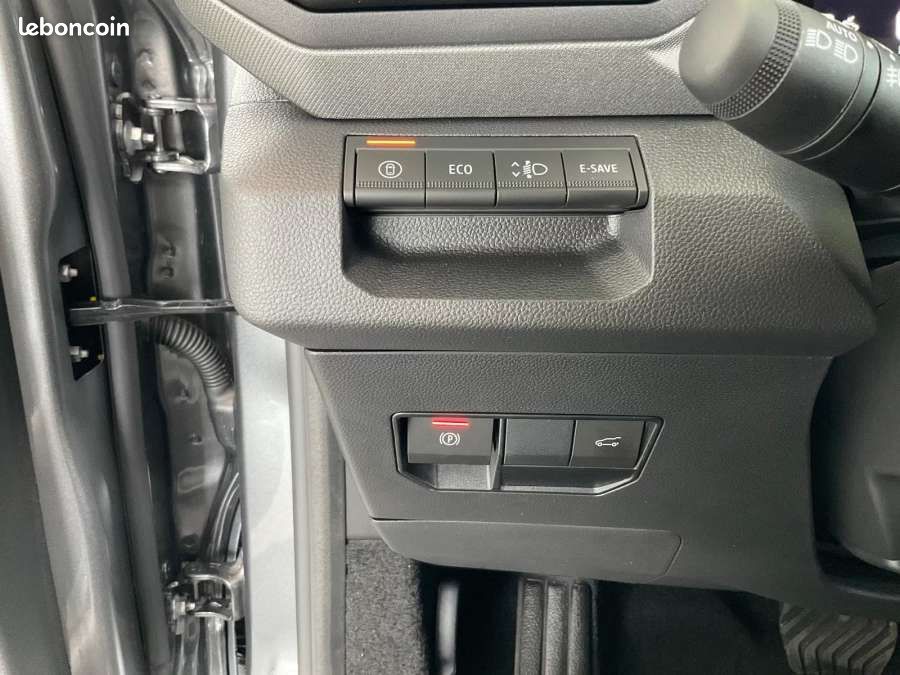 Dacia bigster 1.8 HYBRID 155 JOURNEY + PACK CITY + COLD (image 6)