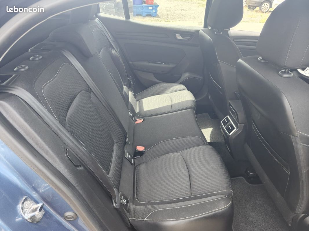 Renault Megane IV 1.5 DCI 110ch BV6 Life (image 23)