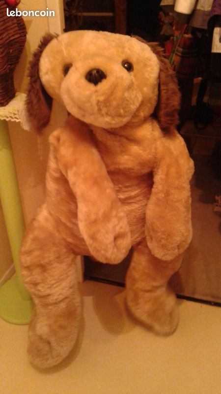 Gros chien en peluche (image 2)