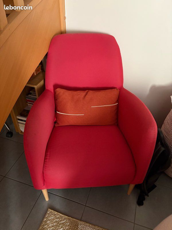 Fauteuil HABITAT Antoine – Design – Rouge – Confortable (image 1)