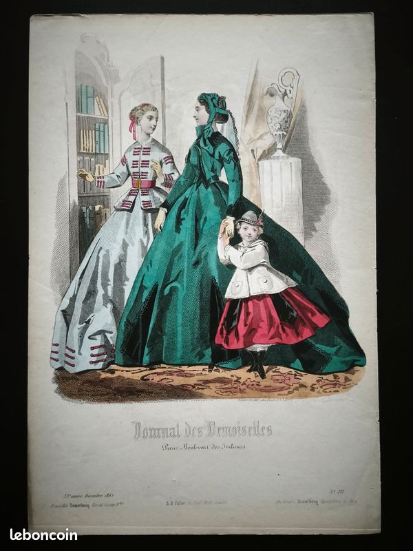 Gravure de mode en couleurs de 1935 représentant un modèle en: robe de