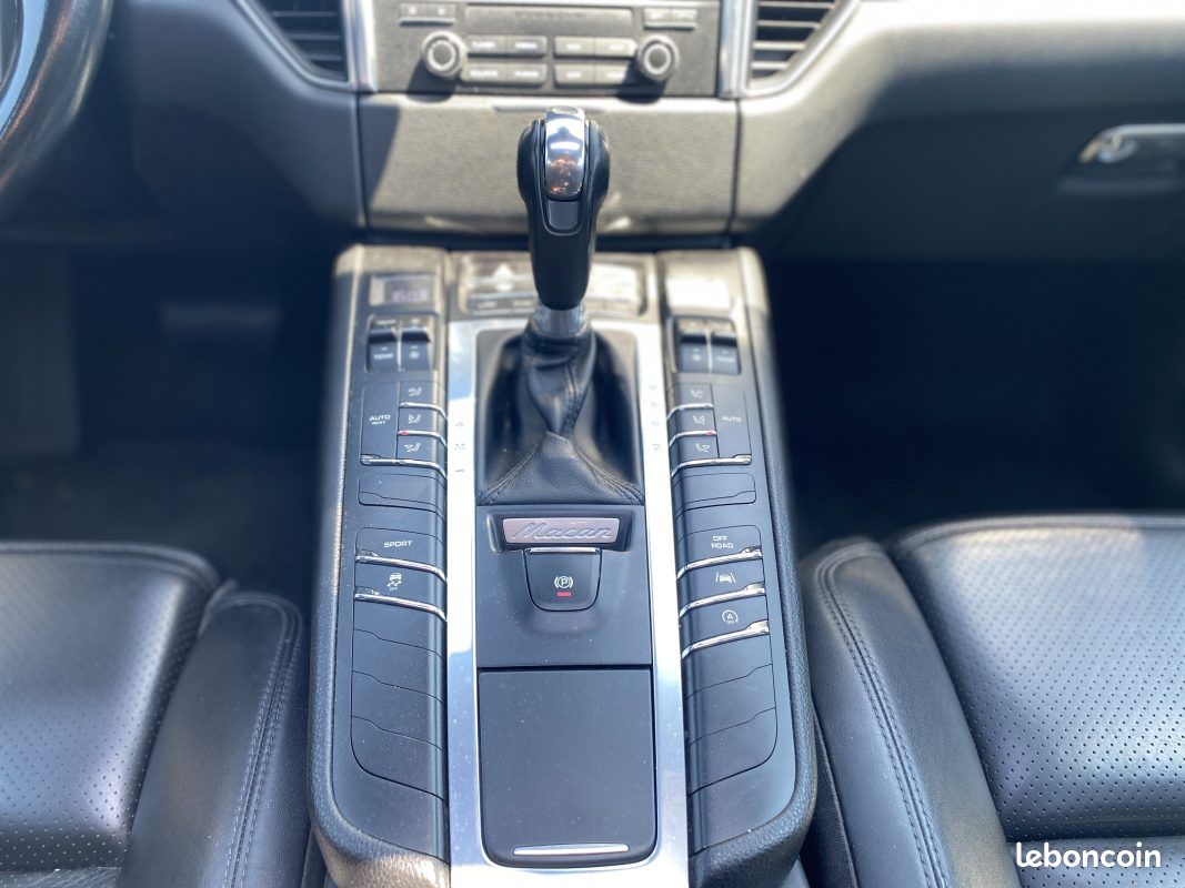 PORSCHE MACAN S 3.0D 258Ch PDK7 / Toit Ouvrant - Sièges électriques à mémoires (image 10)