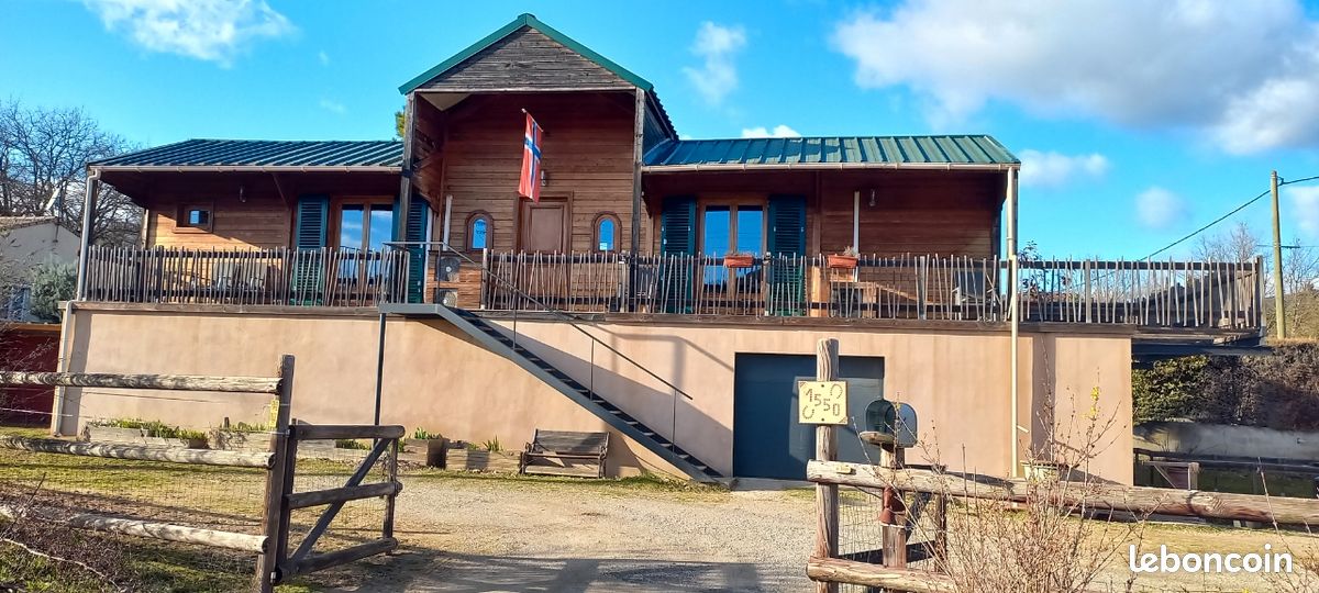 Maison 3 pièces 65 m² · à Laroque · 65 m² · 240 000 €