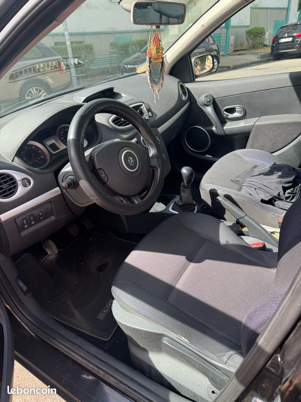 Clio 3 noir toit ouvrant (image 2)