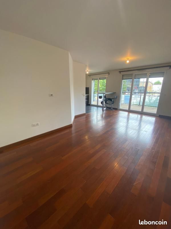 Appartement 3 pièces 67 m² · à Issy-les-Moulineaux · 67 m² · 1 766 €
