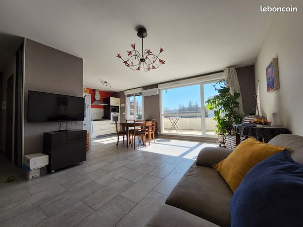 T3, SAINT-PRIEST VILLAGE, 71,45 m2, terrasse + balcon - 247 000,-