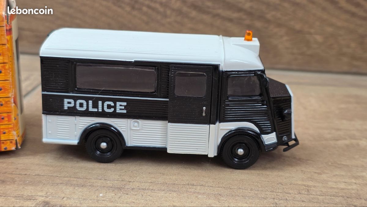 Miniature Citroën TYPE H Police Secours échelle 1/24 - Collection Hachette N°22 - Neuf