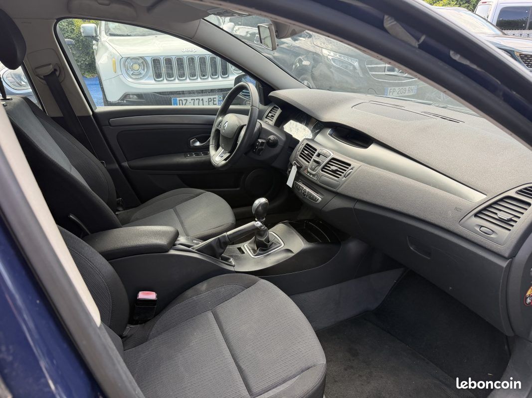 Renault laguna iii 2.0 dci 130 expression (image 10)