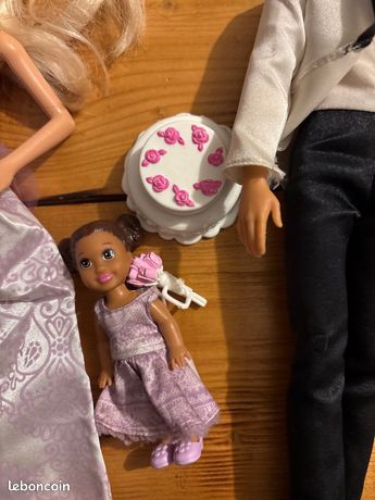 Barbie Coffret Mariage 4 poupées, Dont Deux mariés et Deux Demoiselles... les Prix d'Occasion ou Neuf Barbie Coffret Mariage 4 poupées, Dont Deux mariés et Deux Demoiselles... les Prix d'Occasion ou Neuf