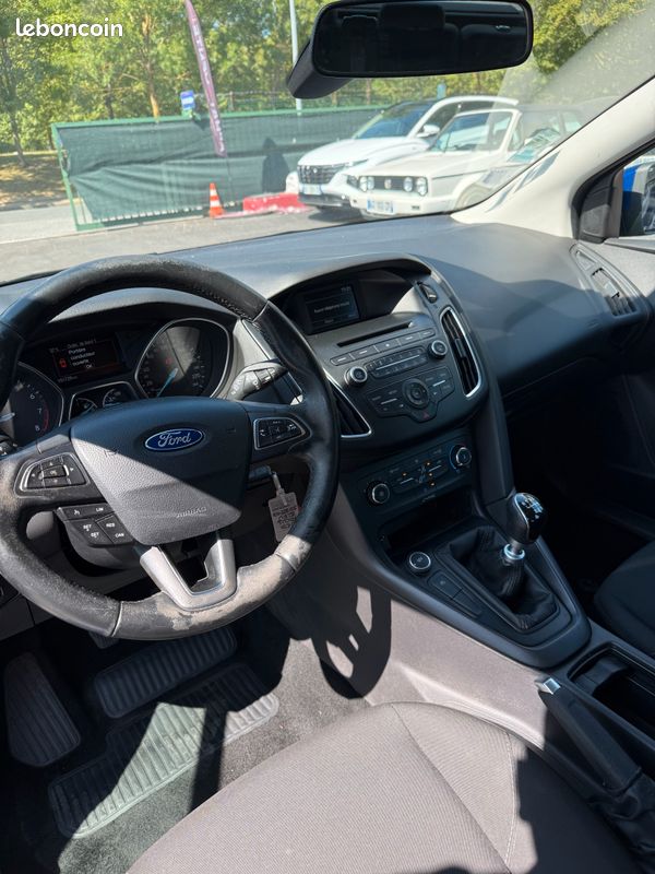 Ford Focus 1.0 EcoBoost Titanium 125 cv (image 3)