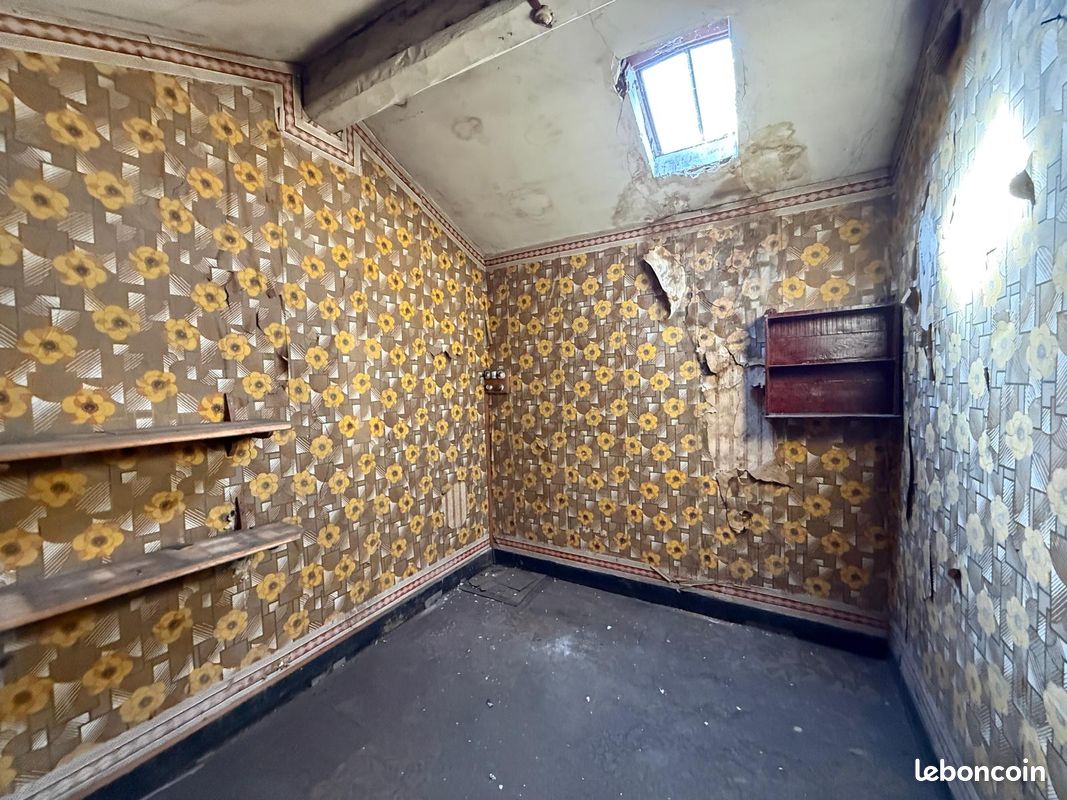 Appartement 1 pièce 70 m² · à Roanne · 70 m² · 20 000 €