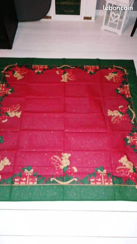 NAPPE DE NOËL CARRÉE - OURS et CHEVAL BASCULE - 140cm x 140cm 🎅🎄 (image 2)