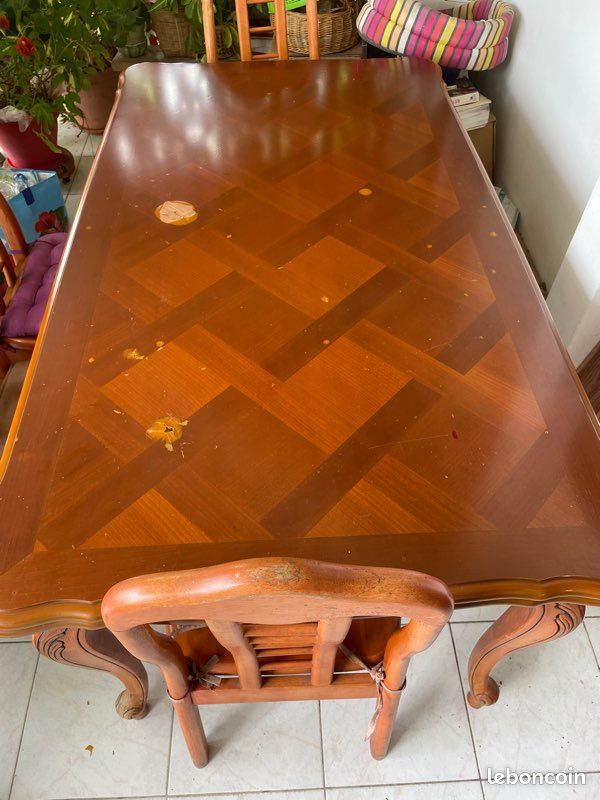 Table et chaise (image 1)