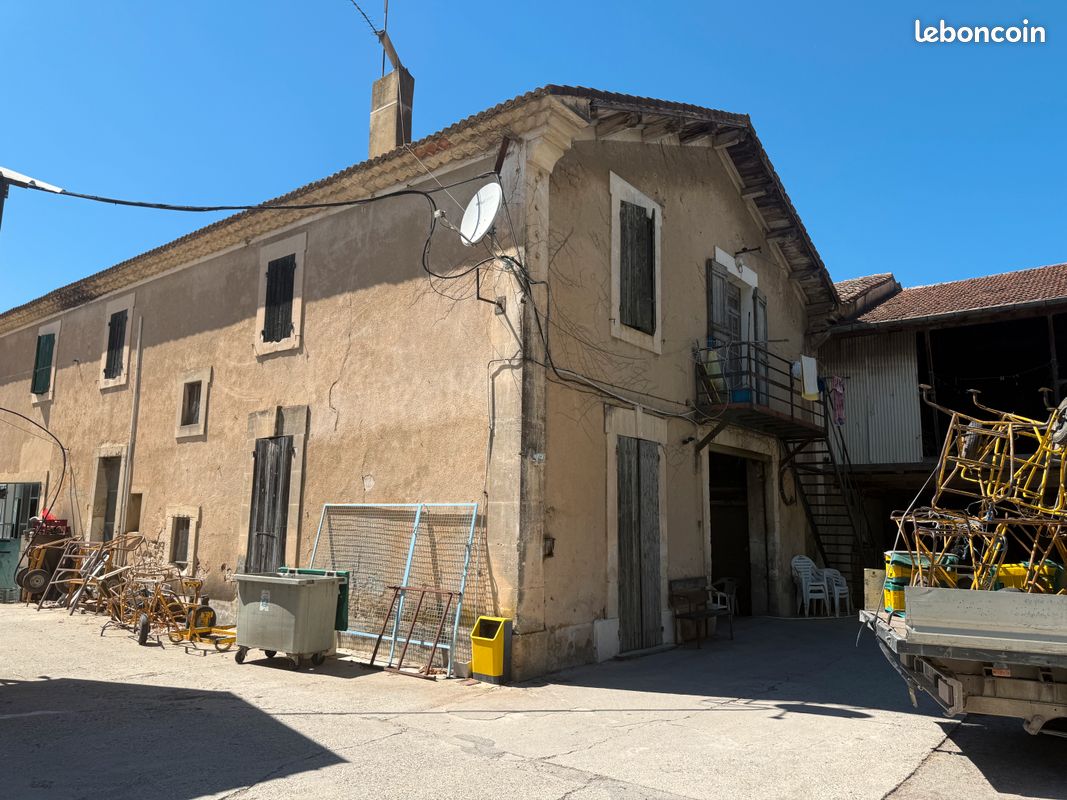 Maison 10 pièces 300 m² · à Le Thor · 300 m² · 1 100 000 €