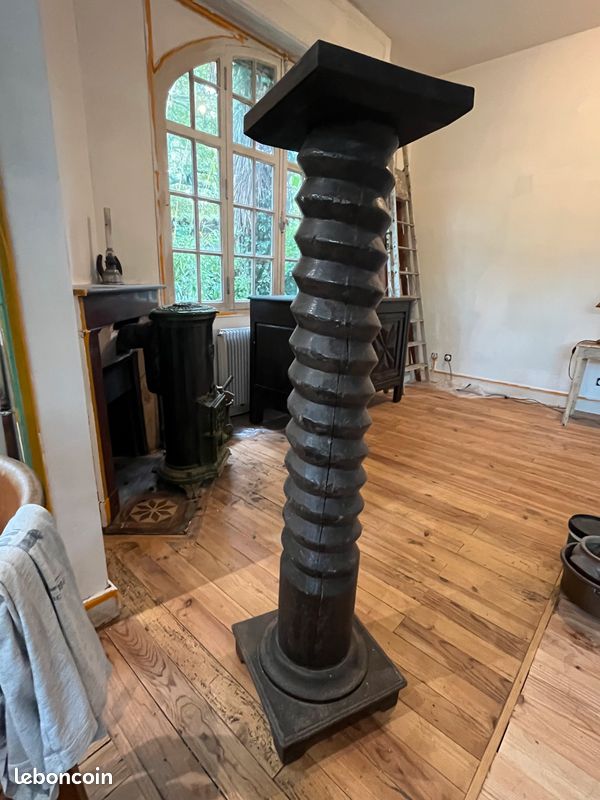 Colonne en bois torsadé (image 1)